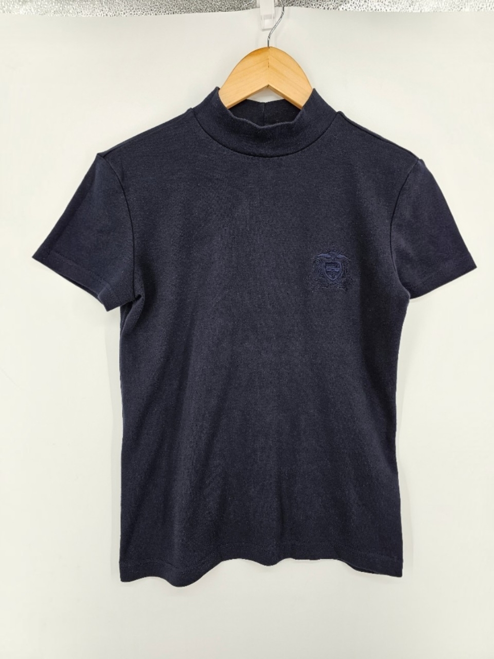 DKNY Classic Vintage Y2K Navy Blue Mock Neck Embroidered Crest Tee Women's Small